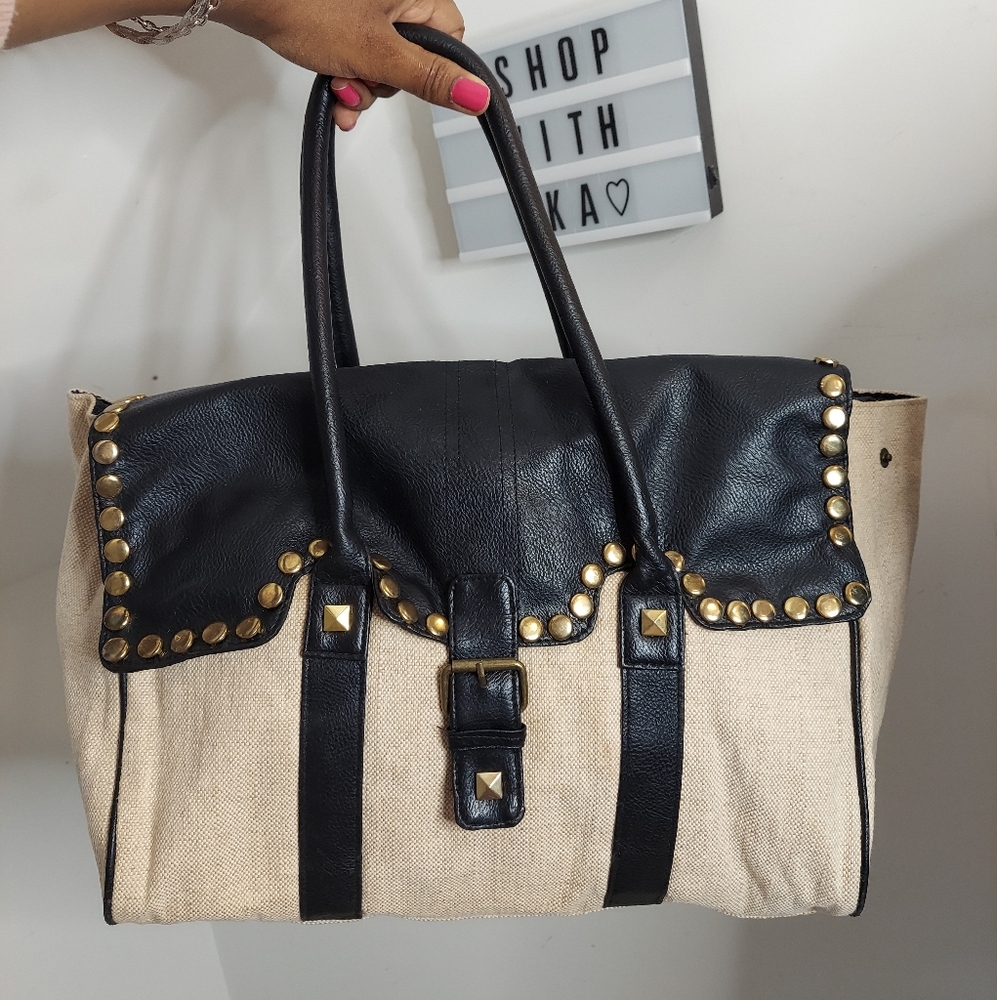 Used cream and black handbag with gold detailing - Picture 8 of 8